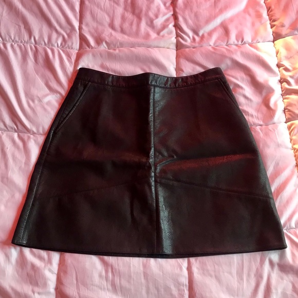 Zara Dresses & Skirts - Zara Basic Faux Leather Skirt